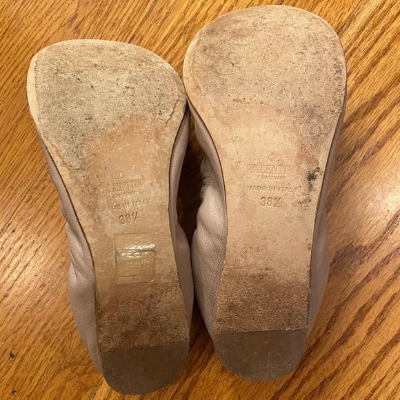 Valentino Garavani Bow Flats, Taupe - Picture 5 of 5